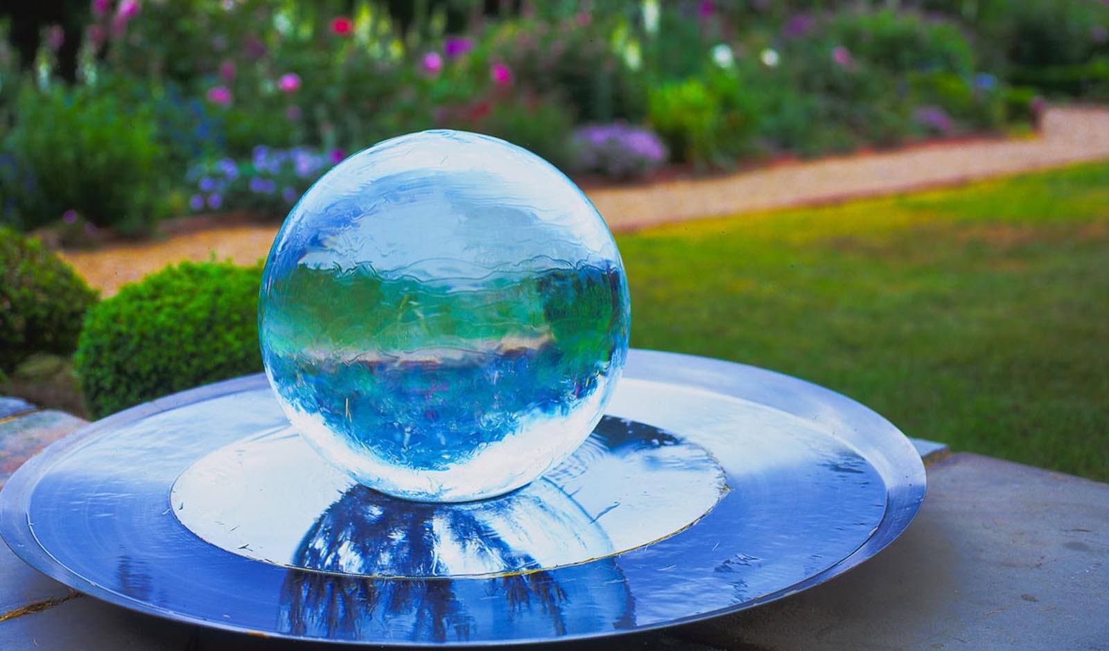 Waterworld: create harmony in your garden with fountains!