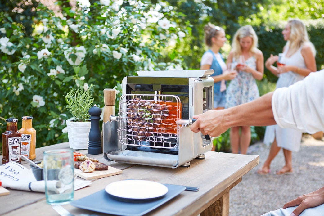A new generation of grill innovation: LANDMANN 800