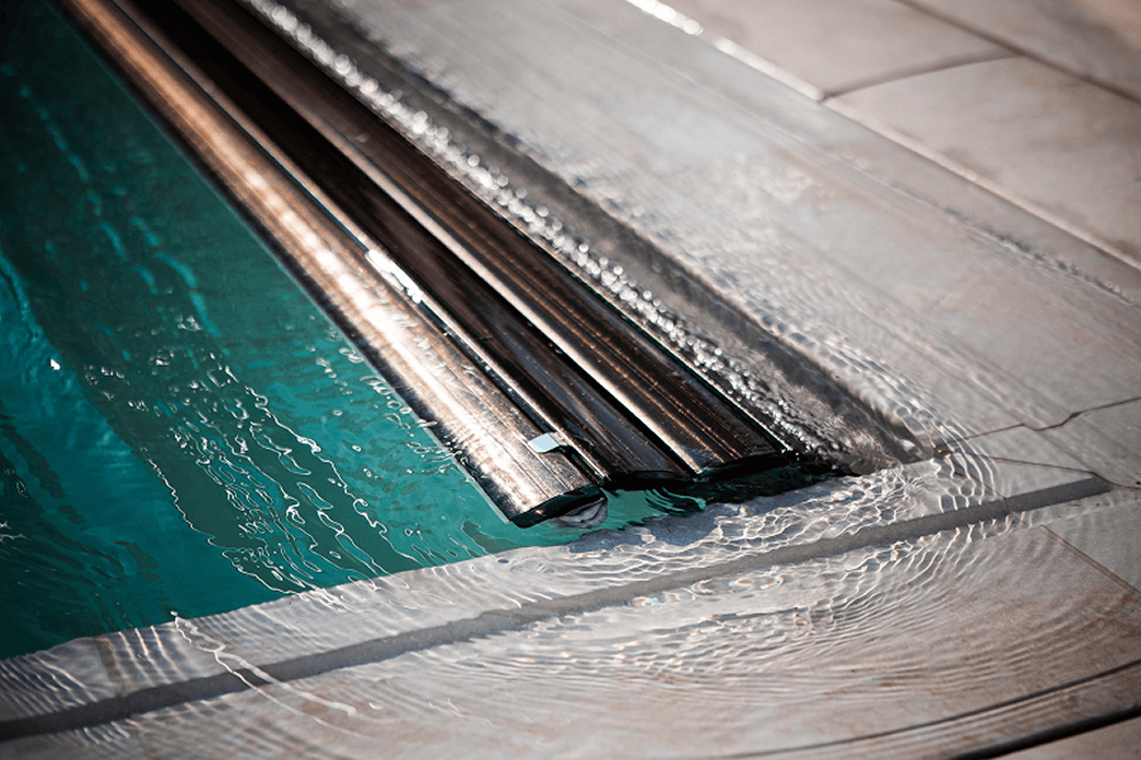 Aquatop – A concealed automatic roller cover with premium convenience